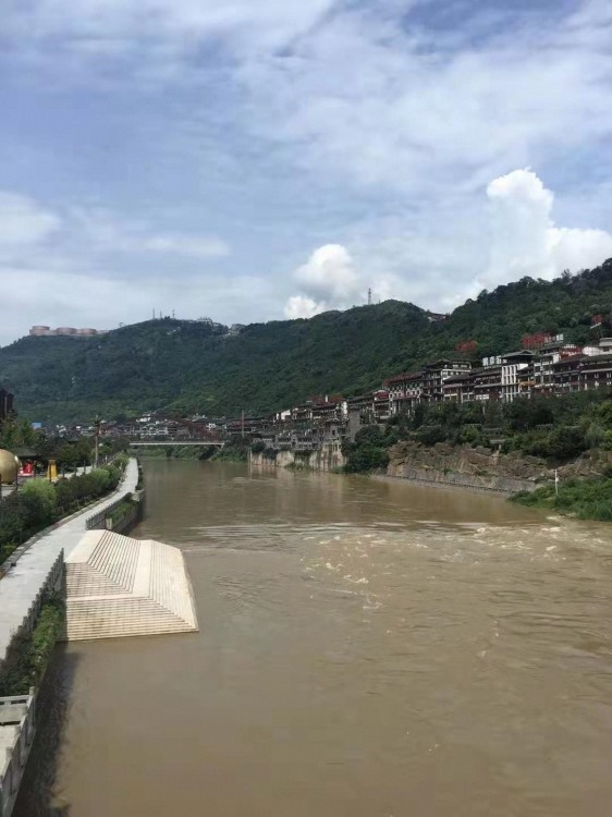 茅台镇图片